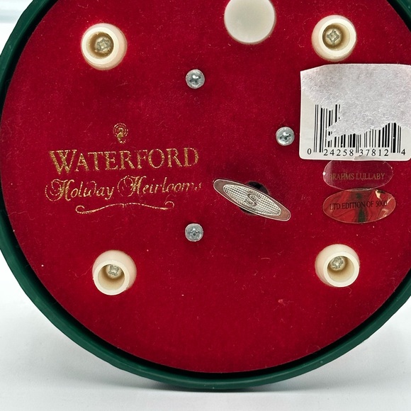 Limited Edition Waterford Musical Rotating Snow Globe playing Brahms Lullaby - Picture 7 of 17